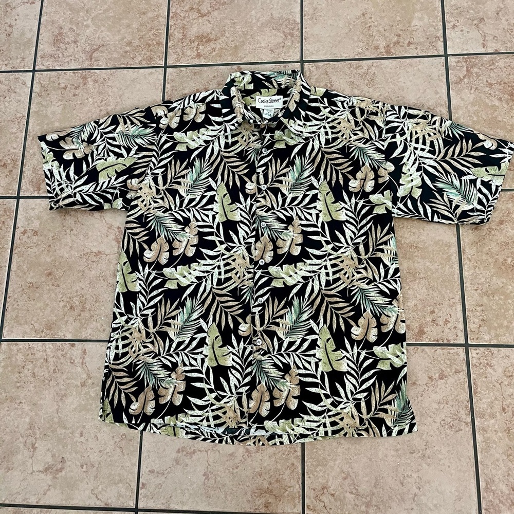 Casual Short-Sleeve Tropical Shirt - Black with Green and Cream Leaf Print